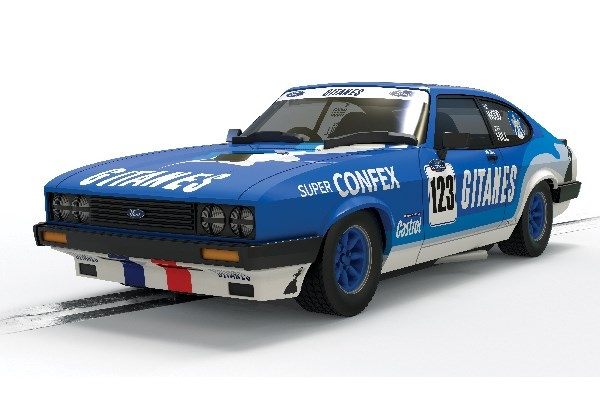 SCALEXTRIC Ford Capri MK3 - Gerry Marshall Trophy Winner 2021 i gruppen LEGETØJ, BØRN & BABY / Radiostyrede / Bilbaner / Bilar hos TP E-commerce Nordic AB (C30508)