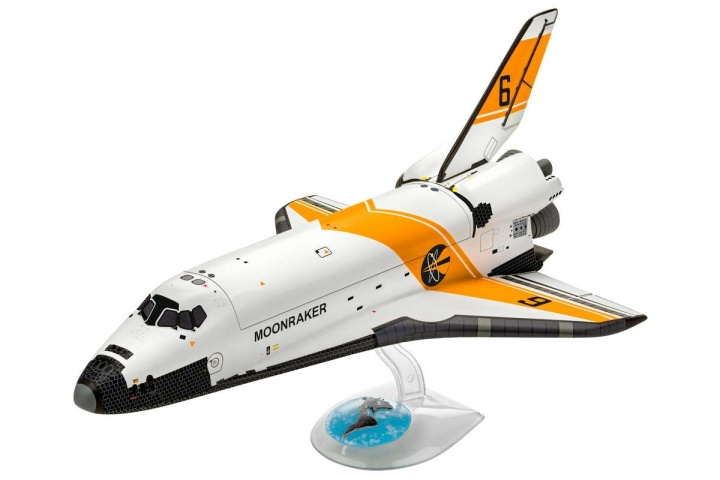 Revell James Bond \'Moonraker\' 1:144 gift set i gruppen SPORT, FRITID & HOBBY / Hobby / Plastik modeller / Fly & Helikoptere hos TP E-commerce Nordic AB (C30584)