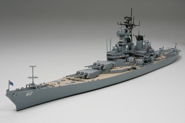TAMIYA 1/700 U.S. Battleship New Jersey i gruppen SPORT, FRITID & HOBBY / Hobby / Plastik modeller / Militære køretøjer (land) hos TP E-commerce Nordic AB (C31534)