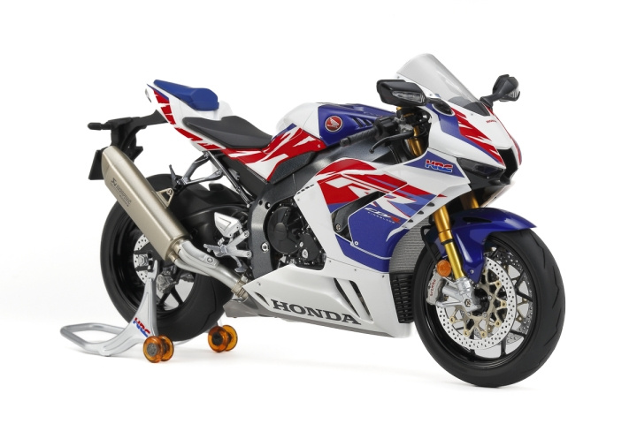 TAMIYA 1/12 Honda CBR1000RR-R FIREBLADE SP 30th i gruppen SPORT, FRITID & HOBBY / Hobby / Plastik modeller / Motorcykler hos TP E-commerce Nordic AB (C31745)