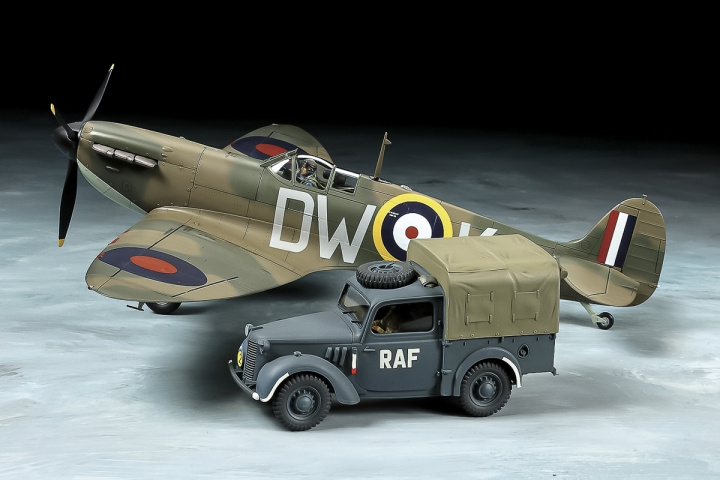 TAMIYA 1/48 Supermarine Spitfire Mk.I & Light Utility Car i gruppen SPORT, FRITID & HOBBY / Hobby / Plastik modeller / Fly & Helikoptere hos TP E-commerce Nordic AB (C31749)