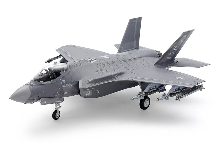 TAMIYA 1/72 Lockheed Martin® F-35®A Lightning ?® i gruppen SPORT, FRITID & HOBBY / Hobby / Plastik modeller / Militære køretøjer (land) hos TP E-commerce Nordic AB (C31753)
