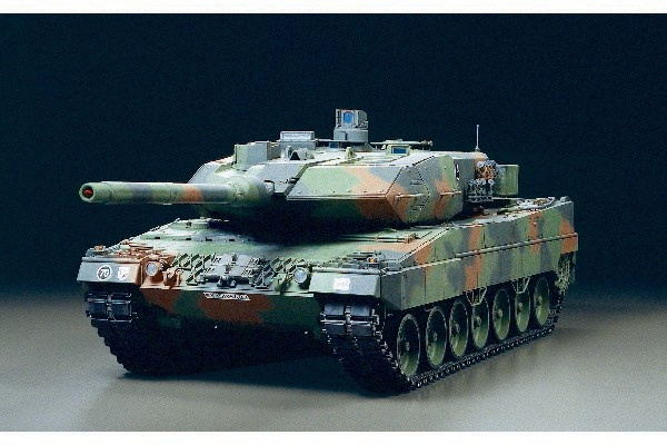 TAMIYA 1/16 R/C LEOPARD 2A6 w/Option Kit i gruppen LEGETØJ, BØRN & BABY / Radiostyrede / Andet hos TP E-commerce Nordic AB (C31782)