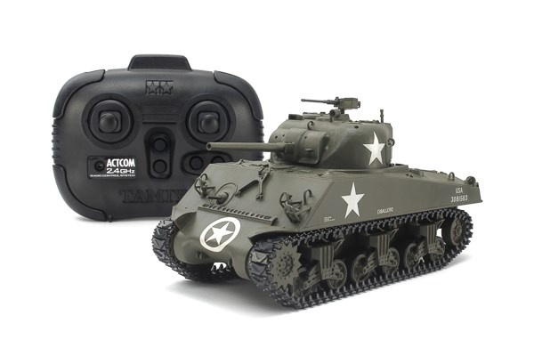 TAMIYA 1/35 R/C U.S. Medium Tank M4A3 Sherman (w/Control) i gruppen LEGETØJ, BØRN & BABY / Radiostyrede / Andet hos TP E-commerce Nordic AB (C31805)