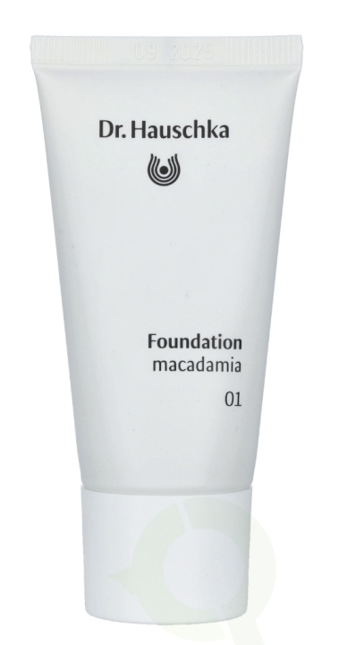 Dr. Hauschka Foundation 30 ml #01 Macadamia i gruppen SKØNHED & HELSE / Makeup / Makeup ansigt / Foundation hos TP E-commerce Nordic AB (C41393)