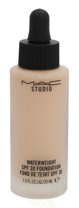 MAC Studio Waterweight Foundation SPF30 30 ml NC15 i gruppen SKØNHED & HELSE / Makeup / Makeup ansigt / Foundation hos TP E-commerce Nordic AB (C41692)