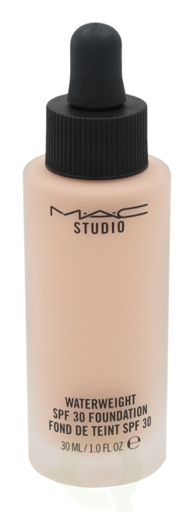MAC Studio Waterweight Foundation SPF30 30 ml NW18 i gruppen SKØNHED & HELSE / Makeup / Makeup ansigt / Foundation hos TP E-commerce Nordic AB (C41703)
