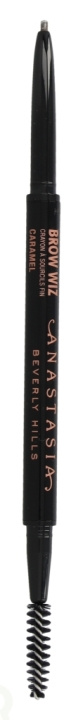 Anastasia Beverly Hills Brow Wiz 0.09 gr #04 Caramel i gruppen SKØNHED & HELSE / Makeup / Øjne og øjenbryn / Øjenbryn pen hos TP E-commerce Nordic AB (C45932)