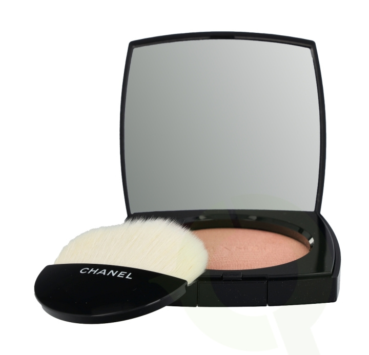 Chanel Poudre Lumiere Highlighting Powder 8.5 gr #30 Rosy Gold i gruppen SKØNHED & HELSE / Makeup / Makeup ansigt / Pudder hos TP E-commerce Nordic AB (C49725)