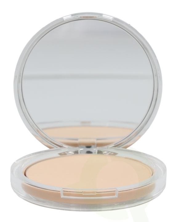 Clinique Stay-Matte Sheer Pressed Powder 7.6 gr #101 Invisible Matte, All Skin Tones i gruppen SKØNHED & HELSE / Makeup / Makeup ansigt / Pudder hos TP E-commerce Nordic AB (C50547)