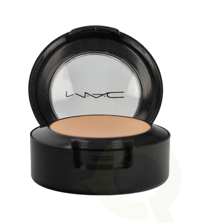 MAC Studio Finish Concealer SPF35 7 gr NW20 i gruppen SKØNHED & HELSE / Makeup / Makeup ansigt / Concealer hos TP E-commerce Nordic AB (C53755)