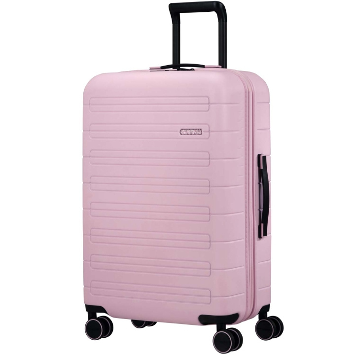 American Tourister Novastream Resväska 67 Exp Rosa i gruppen SPORT, FRITID & HOBBY / Rejsetilbehør / Rejsetasker hos TP E-commerce Nordic AB (C57503)