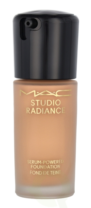 MAC Studio Radiance Serum-Powered Foundation 30 ml #NW15 i gruppen SKØNHED & HELSE / Makeup / Makeup ansigt / Foundation hos TP E-commerce Nordic AB (C64149)