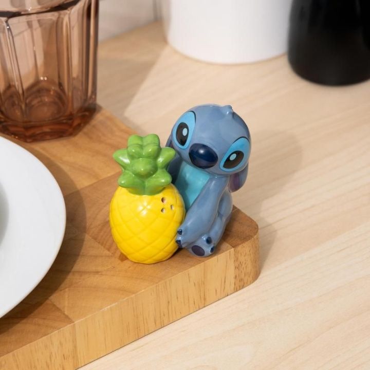 Paladone Salt- og peberbøsser med Stitch og ananas i gruppen HJEM, HUS & HAVE / Køkkenredskaber / Salt- & Peberkværne hos TP E-commerce Nordic AB (C86081)