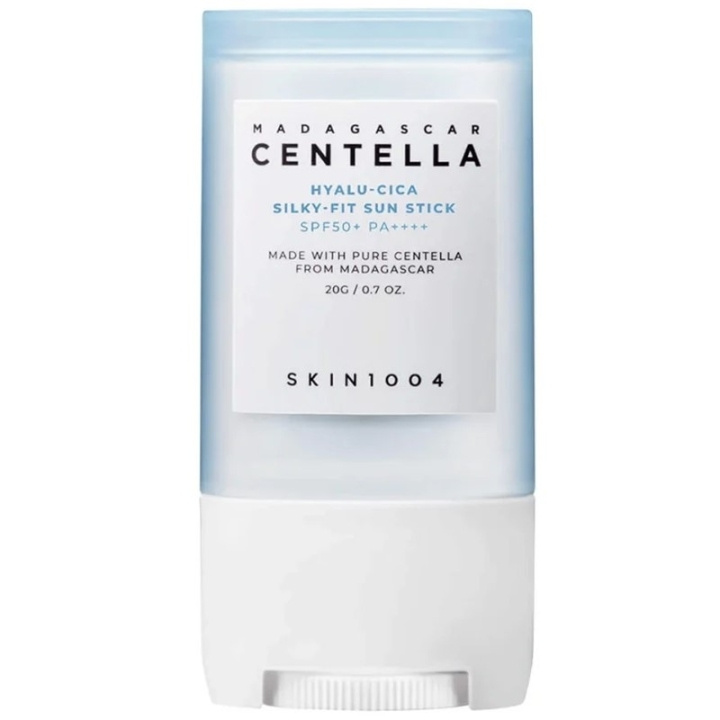 SKIN1004 Madagascar Centella Hyalu-Cica Silky-Fit Sun Stick SPF50+ 20g i gruppen SKØNHED & HELSE / Hudpleje / Tanning / Solbeskyttelse hos TP E-commerce Nordic AB (C99609)