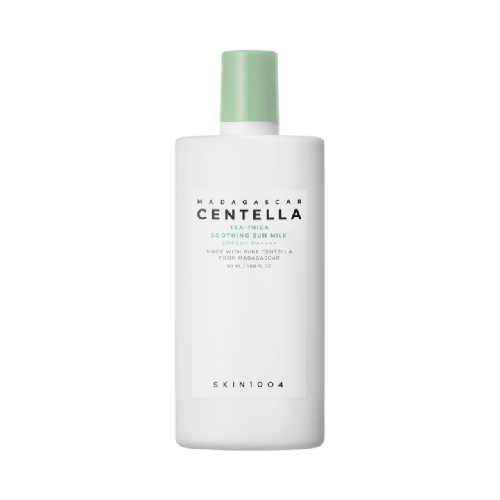 SKIN1004 Madagascar Centella Tea-Trica beroligende solmælk - 50 ml i gruppen SKØNHED & HELSE / Hudpleje / Tanning / Solbeskyttelse hos TP E-commerce Nordic AB (D07359)