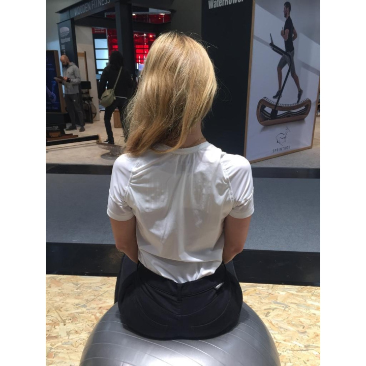 SWEDISH POSTURE T-shirt Dame Posture Reminder Hvid L i gruppen SPORT, FRITID & HOBBY / Accessories / T-shirts hos TP E-commerce Nordic AB (D09213)