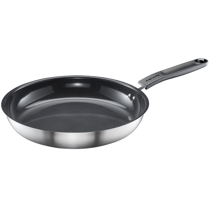 Fiskars Stekpanna FF 28 cm keramisk 1072312 i gruppen HJEM, HUS & HAVE / Køkkenredskaber / Stegepander hos TP E-commerce Nordic AB (D12095)