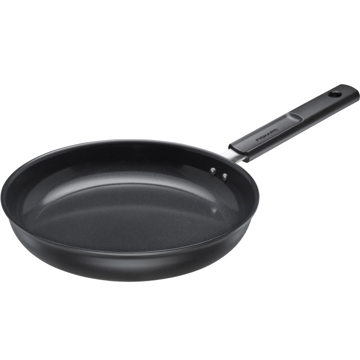 Fiskars Stekpanna Hard Face 26 cm Keramisk 1075459 i gruppen HJEM, HUS & HAVE / Køkkenredskaber / Stegepander hos TP E-commerce Nordic AB (D12981)