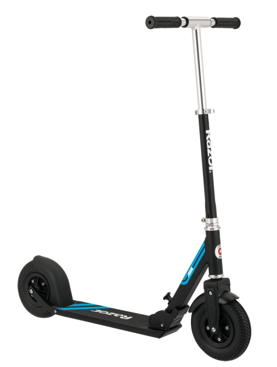 Razor A5 luftscooter - sort (13073005) i gruppen LEGETØJ, BØRN & BABY / Udeleg & Sport / Cykler og scootere hos TP E-commerce Nordic AB (D14871)