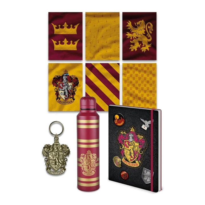 Pyramid International HARRY POTTER (FARVERIGT VÅBENSKJOLD GRYFFINDOR) PREMIUM GAVESÆT i gruppen SPORT, FRITID & HOBBY / Sjove gadgets / Samlergenstande hos TP E-commerce Nordic AB (D15480)