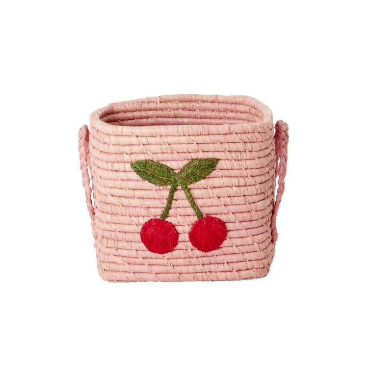 RICE Firkantet raffiakurv med stort kirsebærbroderi - Soft Pink - Small i gruppen LEGETØJ, BØRN & BABY / Børneværelse / Opbevaring hos TP E-commerce Nordic AB (D15703)