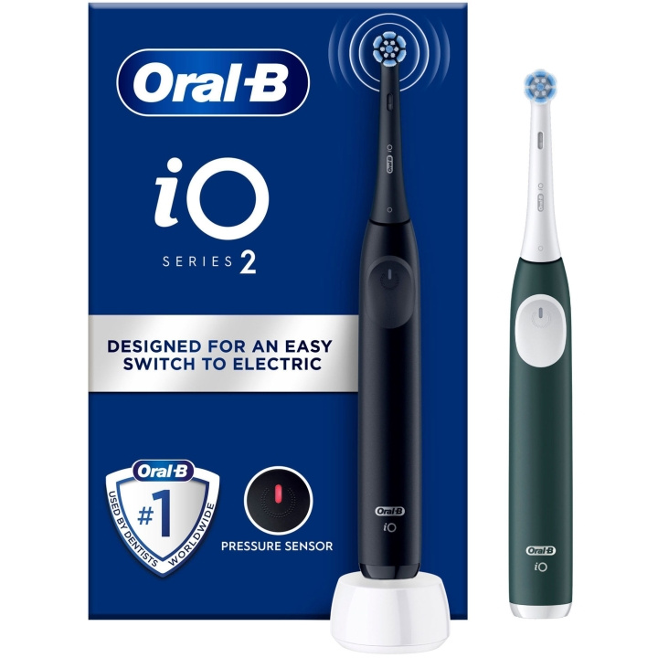 Oral B Eltandborste iO2 Series Duo Night Black / Forest Green i gruppen SKØNHED & HELSE / Oral pleje / Elektriske tandbørster hos TP E-commerce Nordic AB (D16509)