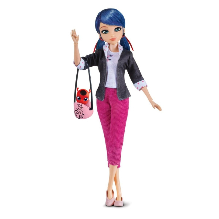Miraculous Core modedukke - Marinette i gruppen LEGETØJ, BØRN & BABY / Legetøj / Docks og tilbehør hos TP E-commerce Nordic AB (D18787)
