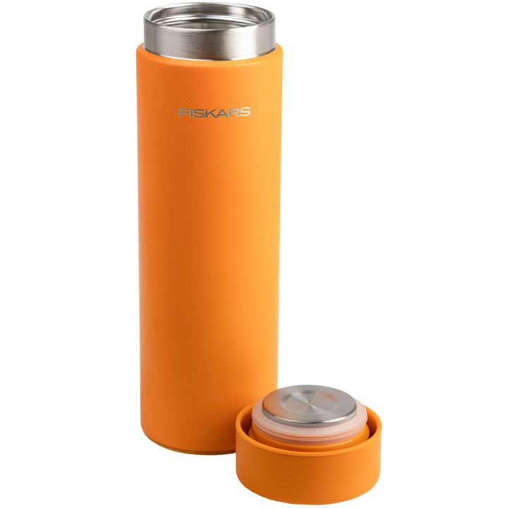 Fiskars Termosflaska orange 0,5 liter On-the-go Bottle i gruppen SPORT, FRITID & HOBBY / Friluftsliv / Termokander & vandflasker hos TP E-commerce Nordic AB (D19753)