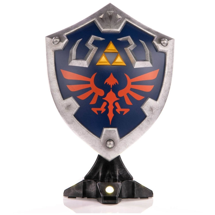 First4Figures - Hyliansk skjold (The Legend of Zelda: Breath of the Wild)(Standard) i gruppen SPORT, FRITID & HOBBY / Sjove gadgets / Samlergenstande hos TP E-commerce Nordic AB (D20659)