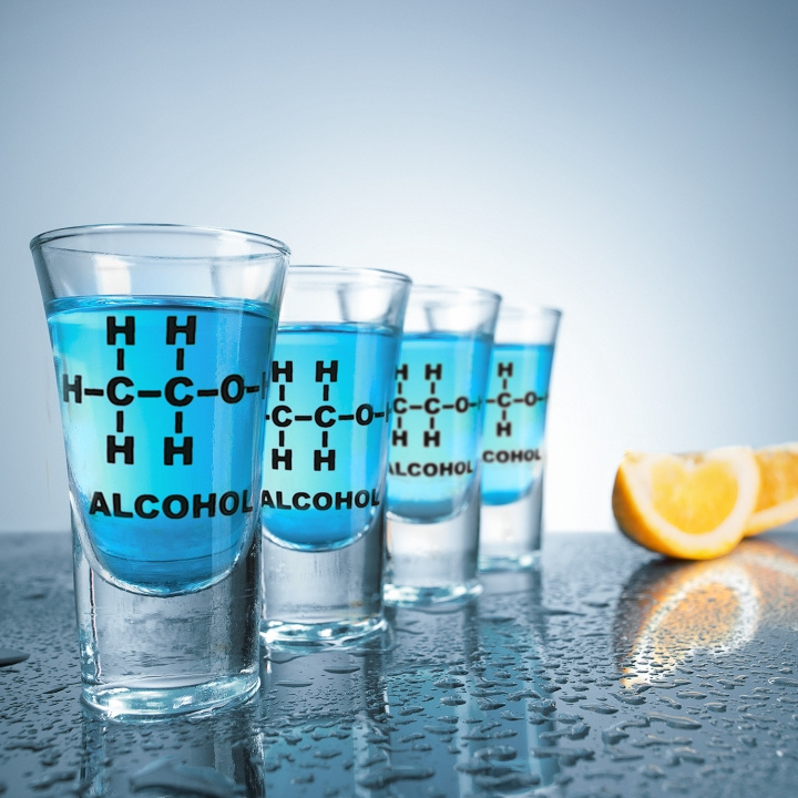 Mad Monkey Shotglas med alkohol (sæt med 4) - 5 cl pr. glas i gruppen SPORT, FRITID & HOBBY / Sjove gadgets / Sjove gadgets hos TP E-commerce Nordic AB (D20782)