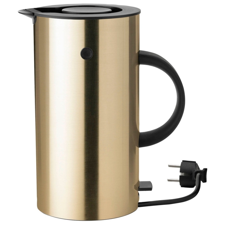 Stelton EM77 El-kedel 1,5 L (børstet messing) i gruppen HJEM, HUS & HAVE / Husholdningsapparater / Vand & Juice / Elkedel hos TP E-commerce Nordic AB (D22708)