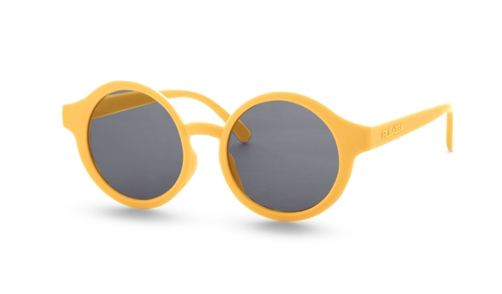 Filibabba Børnesolbriller i genbrugsplast 4-7 år - Day Lily - (FI-03028) i gruppen SPORT, FRITID & HOBBY / Accessories / Solbriller hos TP E-commerce Nordic AB (D24180)