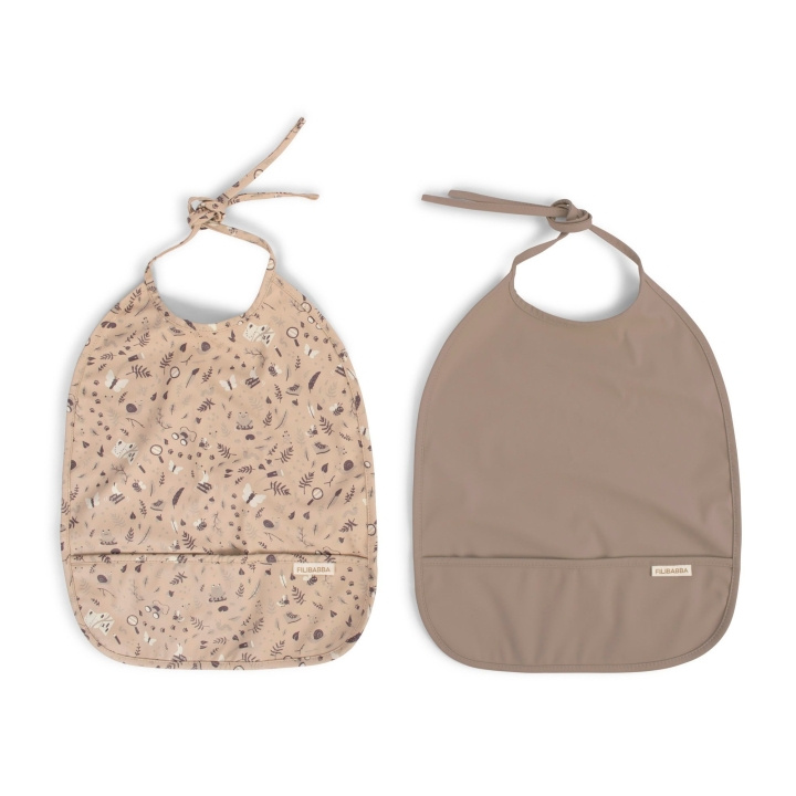 Filibabba Hagesmæk med bindebånd 2-pak - Little Wonders + Warm Grey - 6-36 m i gruppen LEGETØJ, BØRN & BABY / Mad & Drikke / Hagesmække hos TP E-commerce Nordic AB (D24267)
