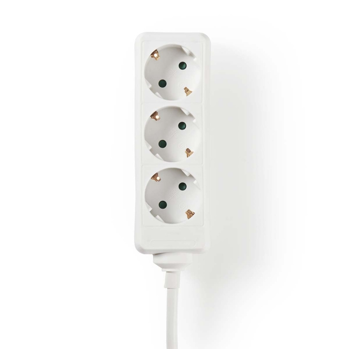 Nedis Udvidelse Socket | Stikprop med sidebens jord / Type F (CEE 7/7) | 3-vejs | 3.00 m | 3680 W | 16 A | Slags jordforbindelse: Sidekontakter | 230 V AC 50/60 Hz | Kontakt Vinkel: 45 ° | H05VV-F 3G1.5mm² | Hvid billede