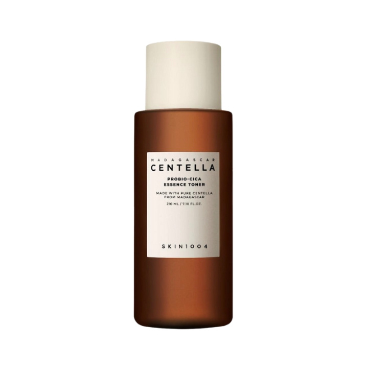 SKIN1004 Madagascar Centella Probio-Cica Essence Toner 210 ml i gruppen SKØNHED & HELSE / Hudpleje / Ansigt / Ansigtsvand & Facemist hos TP E-commerce Nordic AB (D29224)