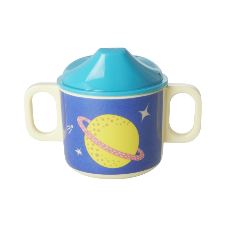 RICE babykop med 2 hanke - Galaxy Print i gruppen LEGETØJ, BØRN & BABY / Mad & Drikke / Børnebestik og tallerkener hos TP E-commerce Nordic AB (D29662)