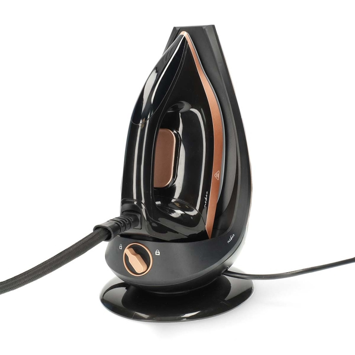 Nedis Dampgenerator | 2400 W | 40 g/m | Damp skud | Keramisk | 1.50 l | 7 Bar i gruppen HJEM, HUS & HAVE / Tøjpleje / Strygejern hos TP E-commerce Nordic AB (D30534)
