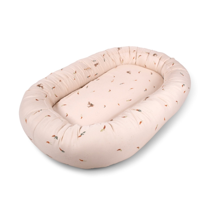 Filibabba Baby Nest 2. generation - Gulerodstyv - 0-6 m i gruppen LEGETØJ, BØRN & BABY / Børneværelse / Børnesenge hos TP E-commerce Nordic AB (D31417)