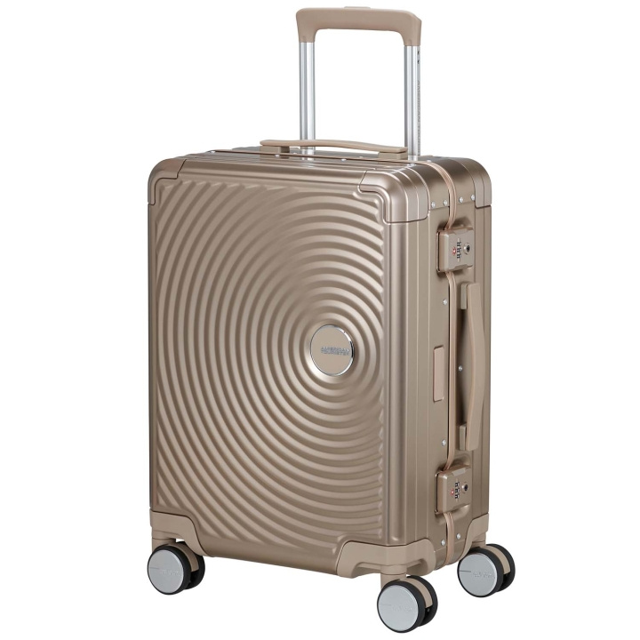 American Tourister Kabinväska Soundbox Aluminium 55 Bronze i gruppen SPORT, FRITID & HOBBY / Rejsetilbehør / Rejsetasker hos TP E-commerce Nordic AB (D34371)