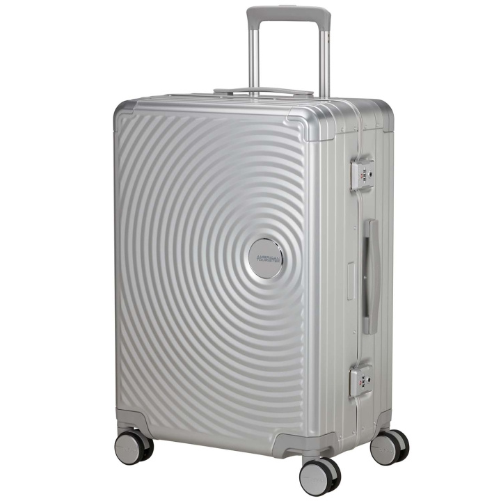 American Tourister Resväska Soundbox Aluminium 68 Medium Silver i gruppen SPORT, FRITID & HOBBY / Rejsetilbehør / Rejsetasker hos TP E-commerce Nordic AB (D34456)