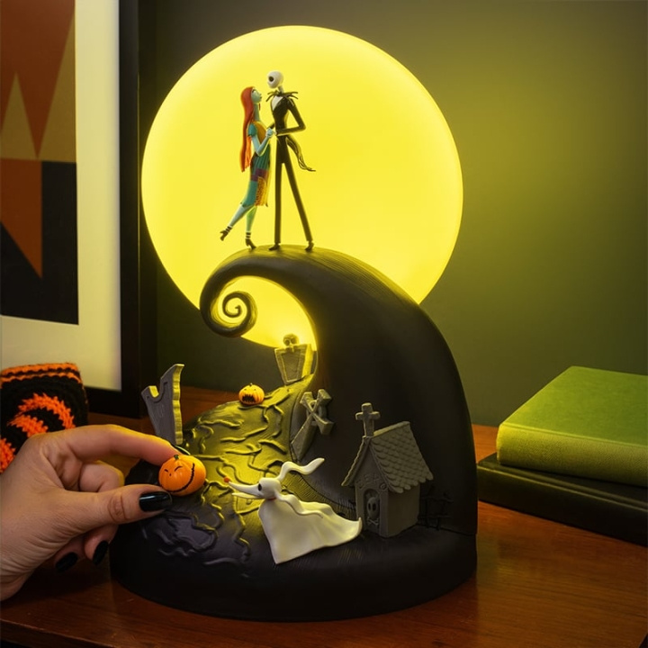 Paladone Diorama-lampe fra »Nightmare Before Christmas« i gruppen LEGETØJ, BØRN & BABY / Børneværelse / Belysning til børn / Bordlamper hos TP E-commerce Nordic AB (D41155)