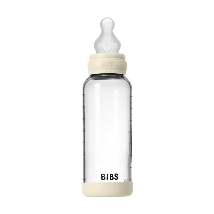 BIBS Rund glasflaske med silikone og medium gennemstrømning – elfenben – 240 ml i gruppen LEGETØJ, BØRN & BABY / Mad & Drikke hos TP E-commerce Nordic AB (D42638)