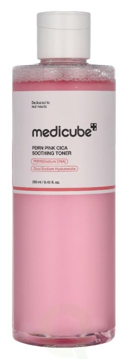 Medicube PDRN Pink Cica Soothing Toner 250 ml i gruppen SKØNHED & HELSE / Hudpleje / Ansigt / Ansigtsvand & Facemist hos TP E-commerce Nordic AB (D44197)