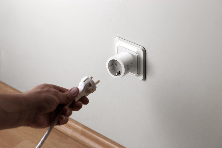 DELTACO SMART HOME switch, WiFi 2.4GHz, 1xCEE 7/3, 10A, timer, 220-240