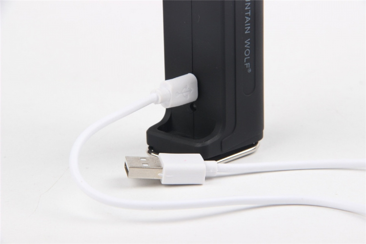 Genopladelig lommelygte 2000mAh, svart