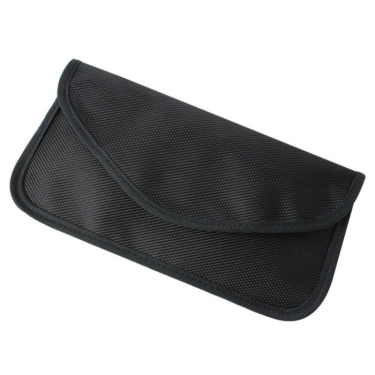 Svart taske med RFID-beskyttelse til kort, telefon, bilnøgler mv. Svart taske med RFID-beskyttelse til kort, telefon, bilnøgler mv.