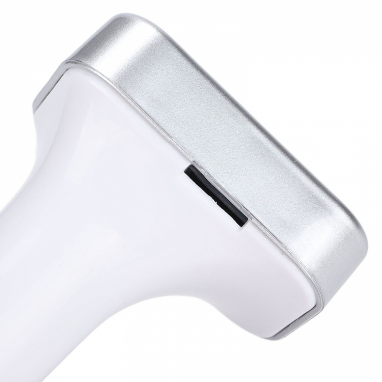 FM-sender med dobbelt USB-stik, display og knapper, Sølv