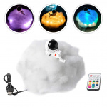 Natlampe - Fluffy sky med astronaut