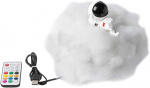 Natlampe - Fluffy sky med astronaut